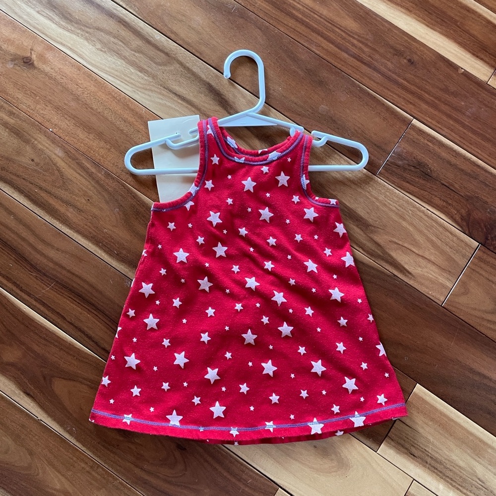 Red Star Patterned Sleeveless Dress